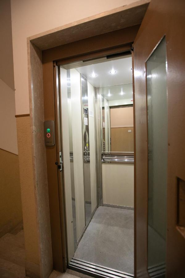 Mirea'S Rooms Ascoli Piceno Exterior foto