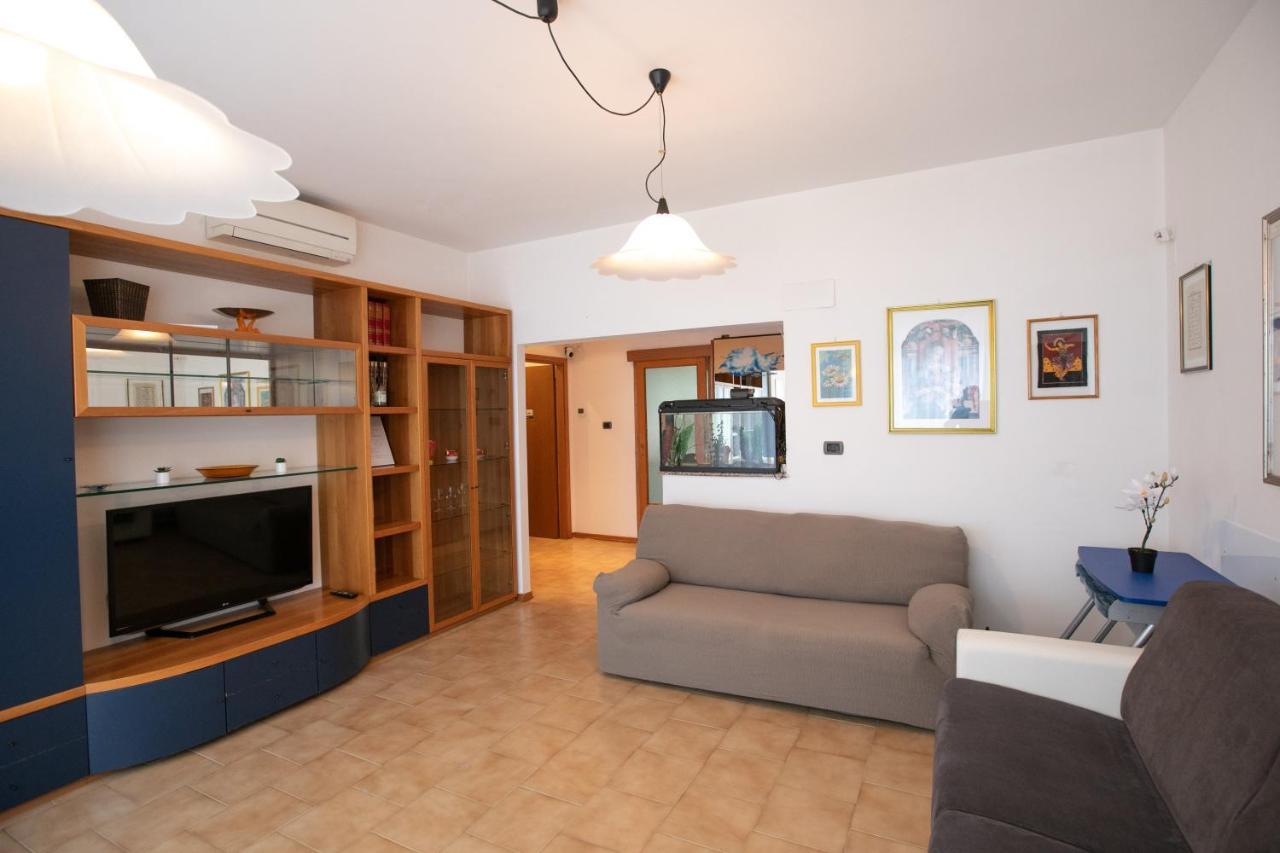 Mirea'S Rooms Ascoli Piceno Exterior foto